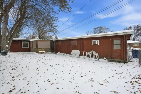 $189,900 | 7405 Meadow Ln Avenue, Hammond, IN 46324