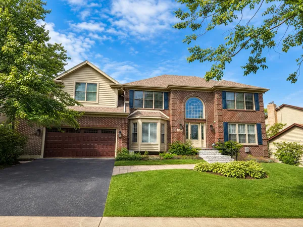 6437 Greene Road, Woodridge, IL 60517