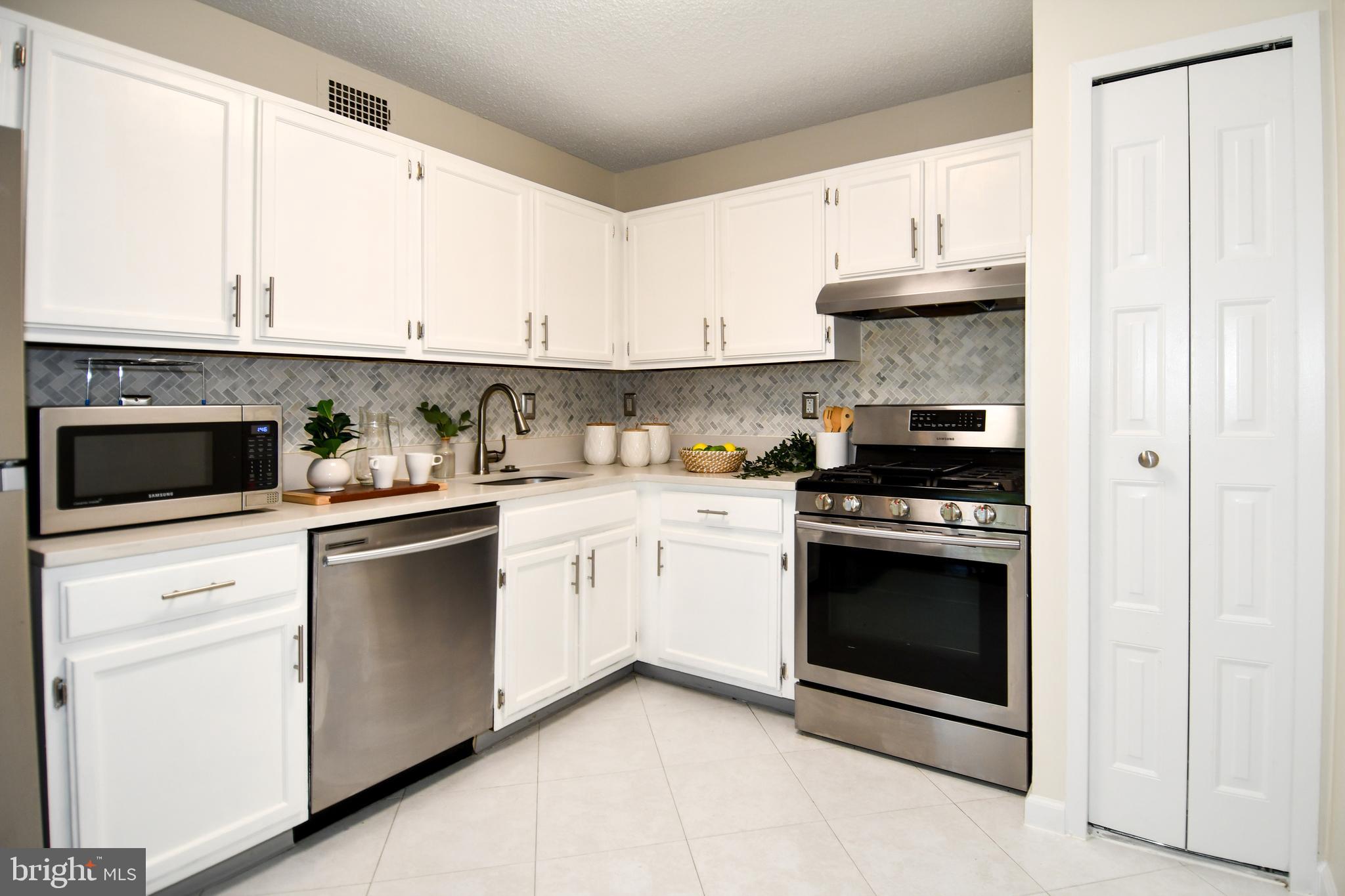 5225 Pooks Hill Road, Unit 222N Bethesda, MD 20814 - Photo 16 of 45