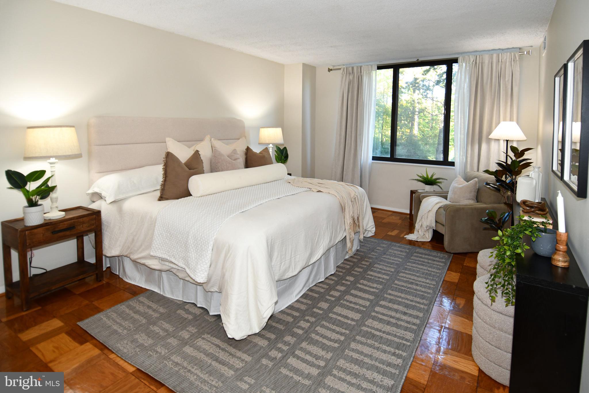 5225 Pooks Hill Road, Unit 222N Bethesda, MD 20814 - Photo 21 of 45 Bedroom gets plenty of sunlight