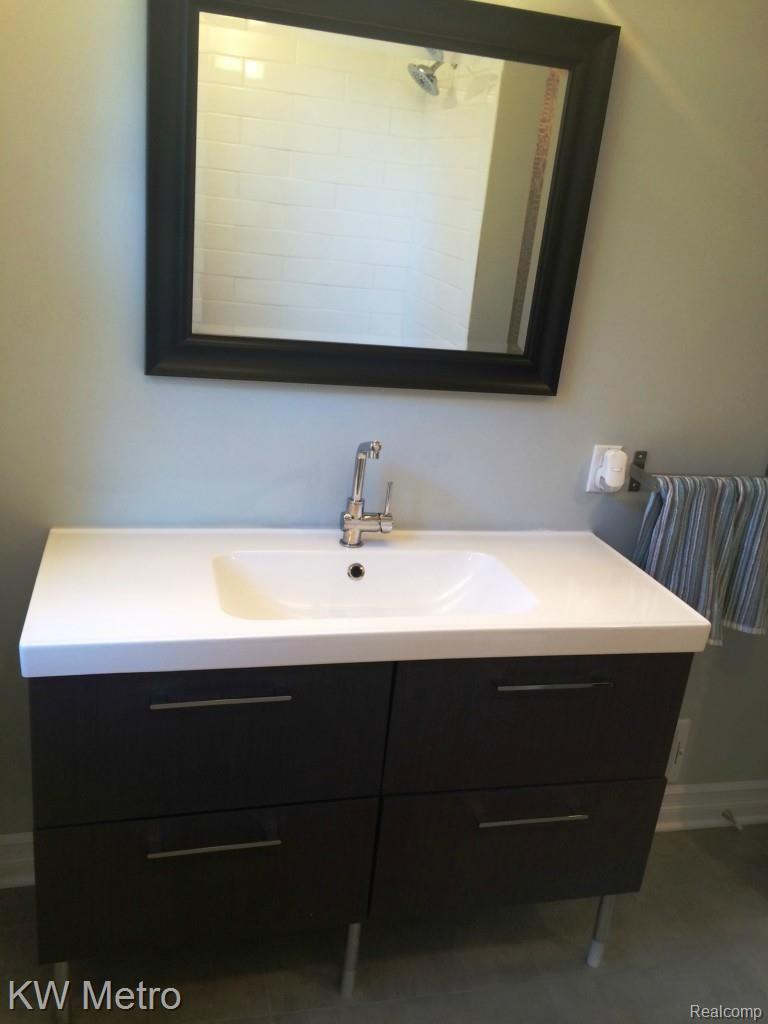 610 Stratford Road Ferndale, MI 48220 - Photo 27 of 36 IMG_8480.jpg