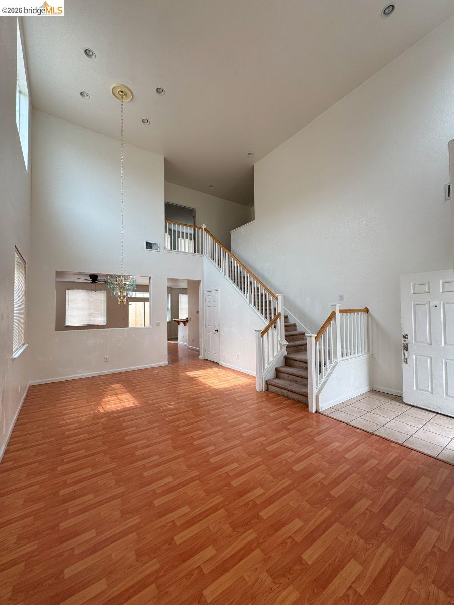 645 Rockspray Circle Pittsburg, CA 94565 - Photo 14 of 31 a view of empty room with wooden floor
