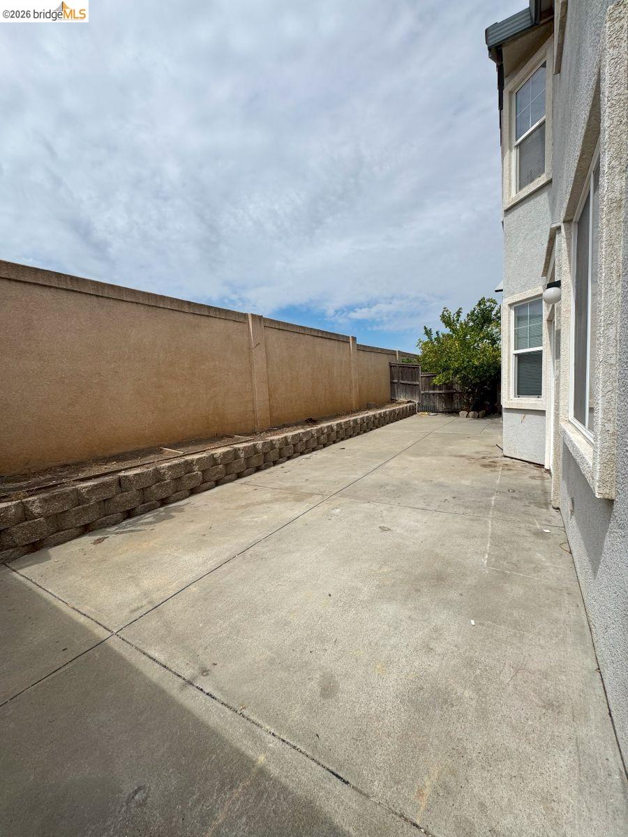645 Rockspray Circle Pittsburg, CA 94565 - Photo 25 of 31 a view of a terrace