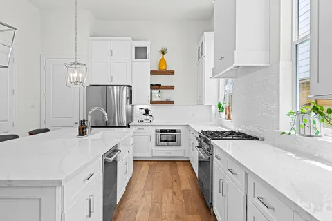 $849,000 | 533 West 27th Street, Houston, TX 77008