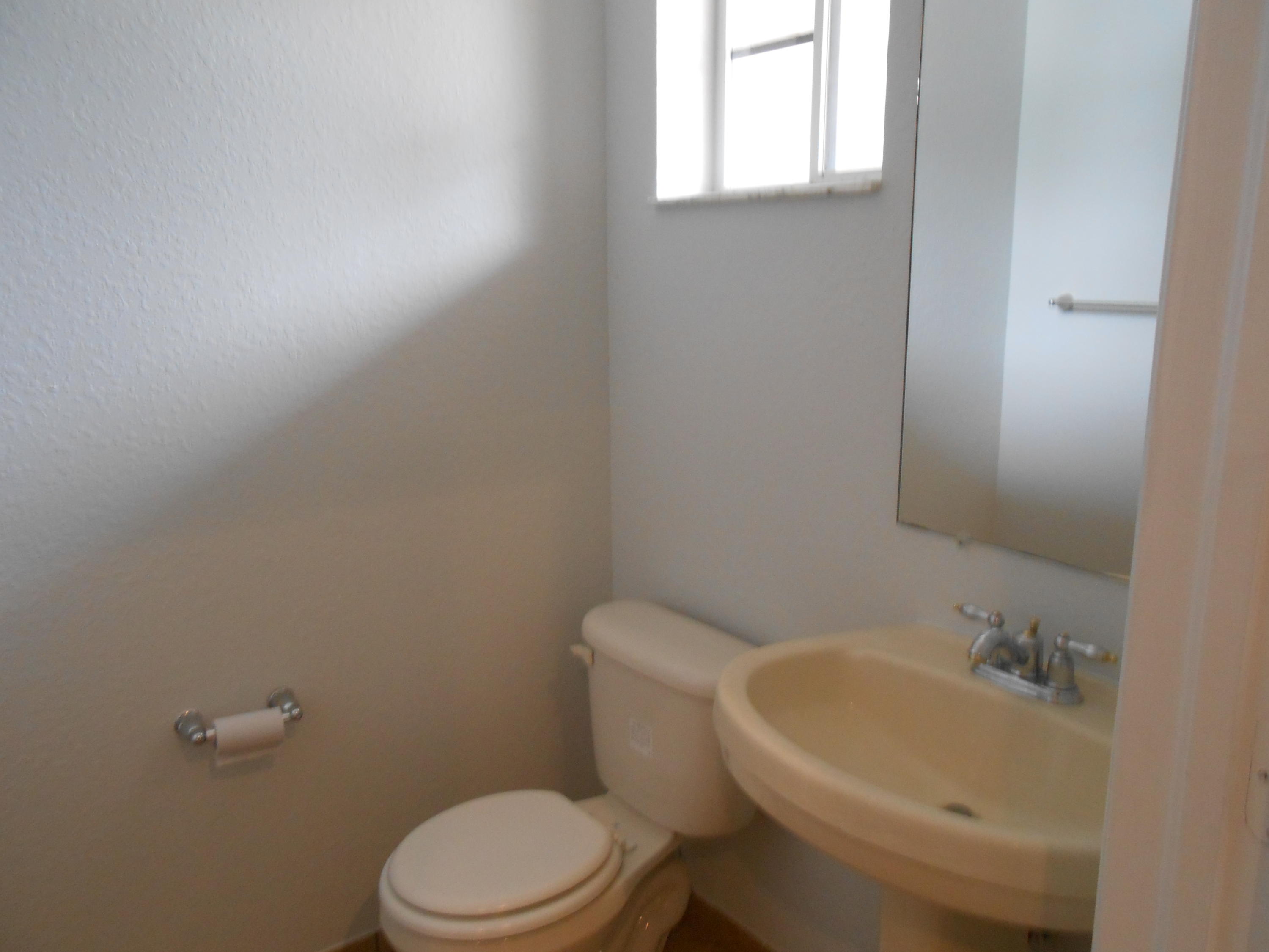 1950 Flamingo Place Riviera Beach, FL 33404 - Photo 7 of 30 007