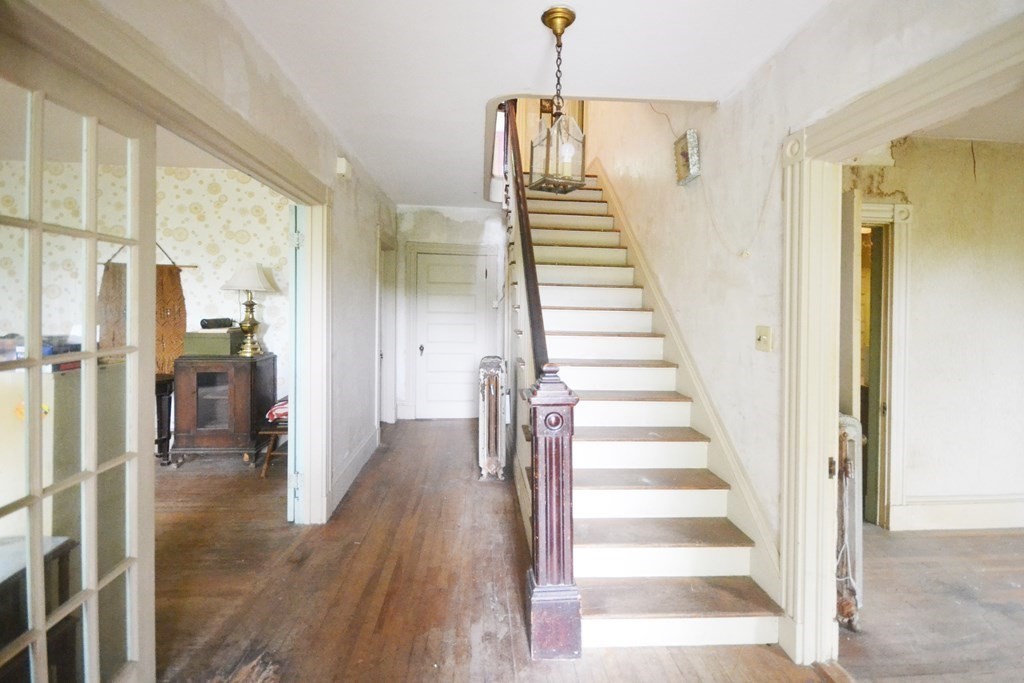 88 Randolph Road Worcester, MA 01606 - Photo 3 of 36 Gallery Image 3