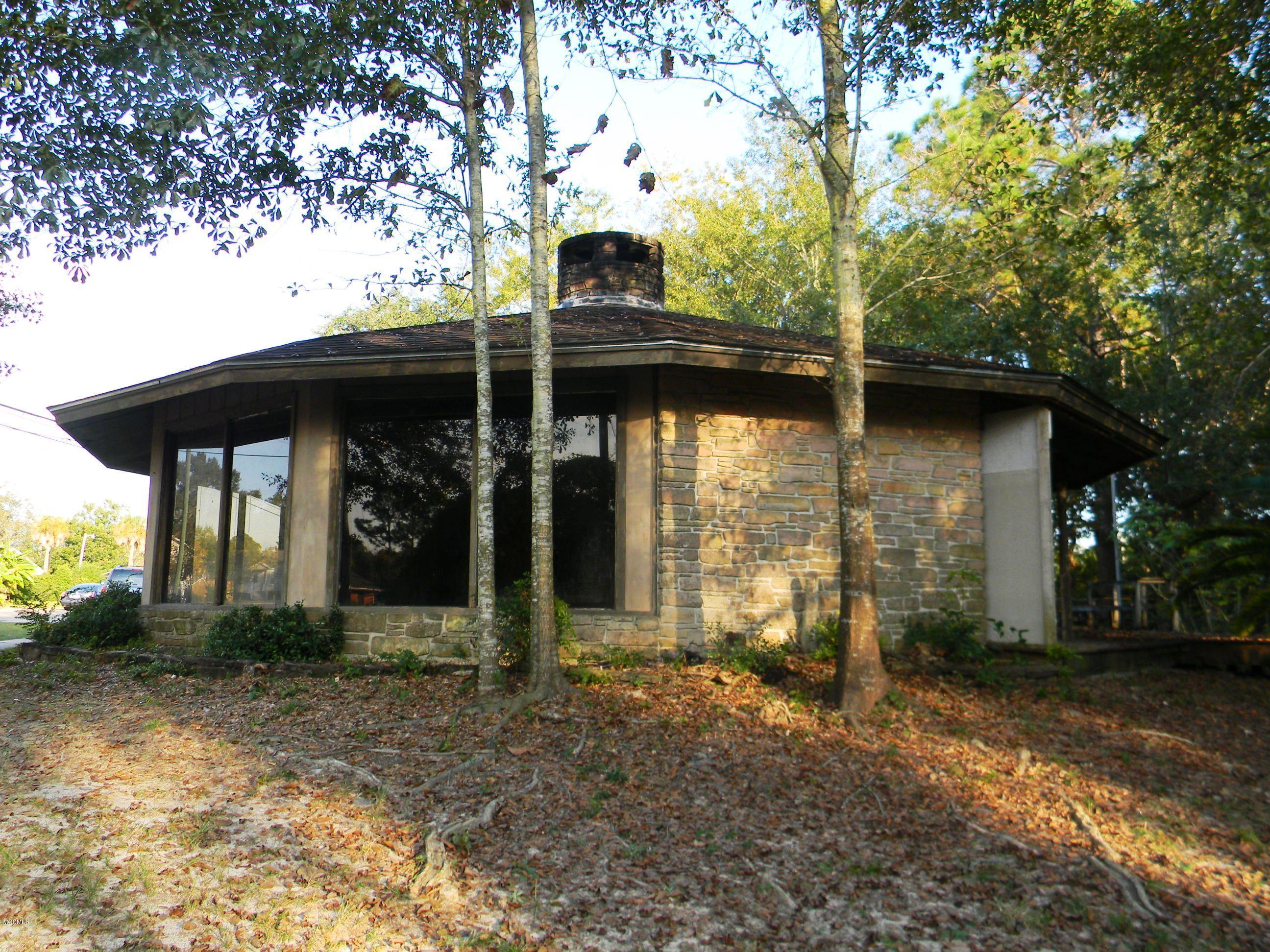14355 Dedeaux Road Gulfport, MS 39503 - Photo 18 of 19 Side View