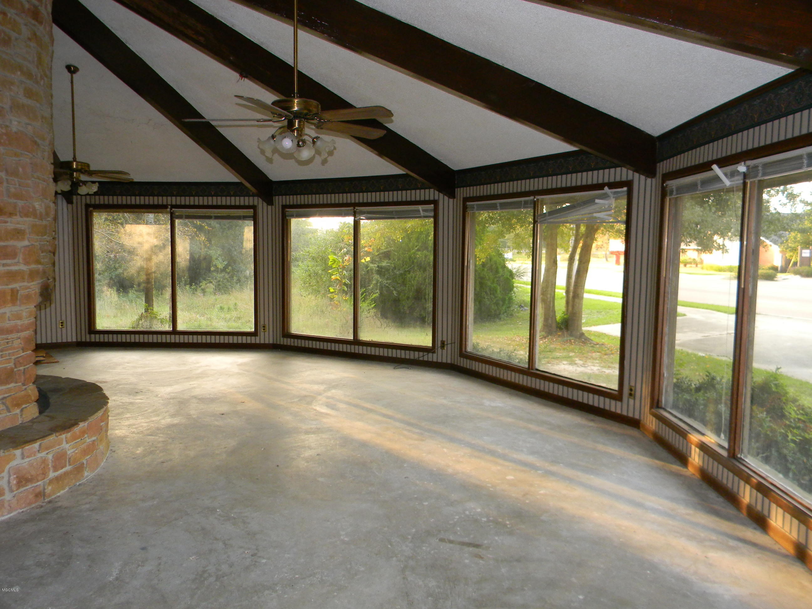 14355 Dedeaux Road Gulfport, MS 39503 - Photo 2 of 19 Living Room