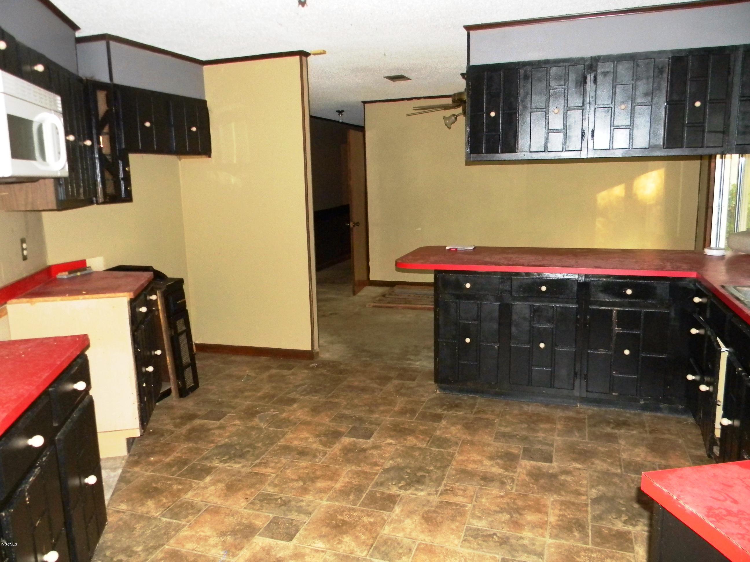 14355 Dedeaux Road Gulfport, MS 39503 - Photo 6 of 19 Kitchen