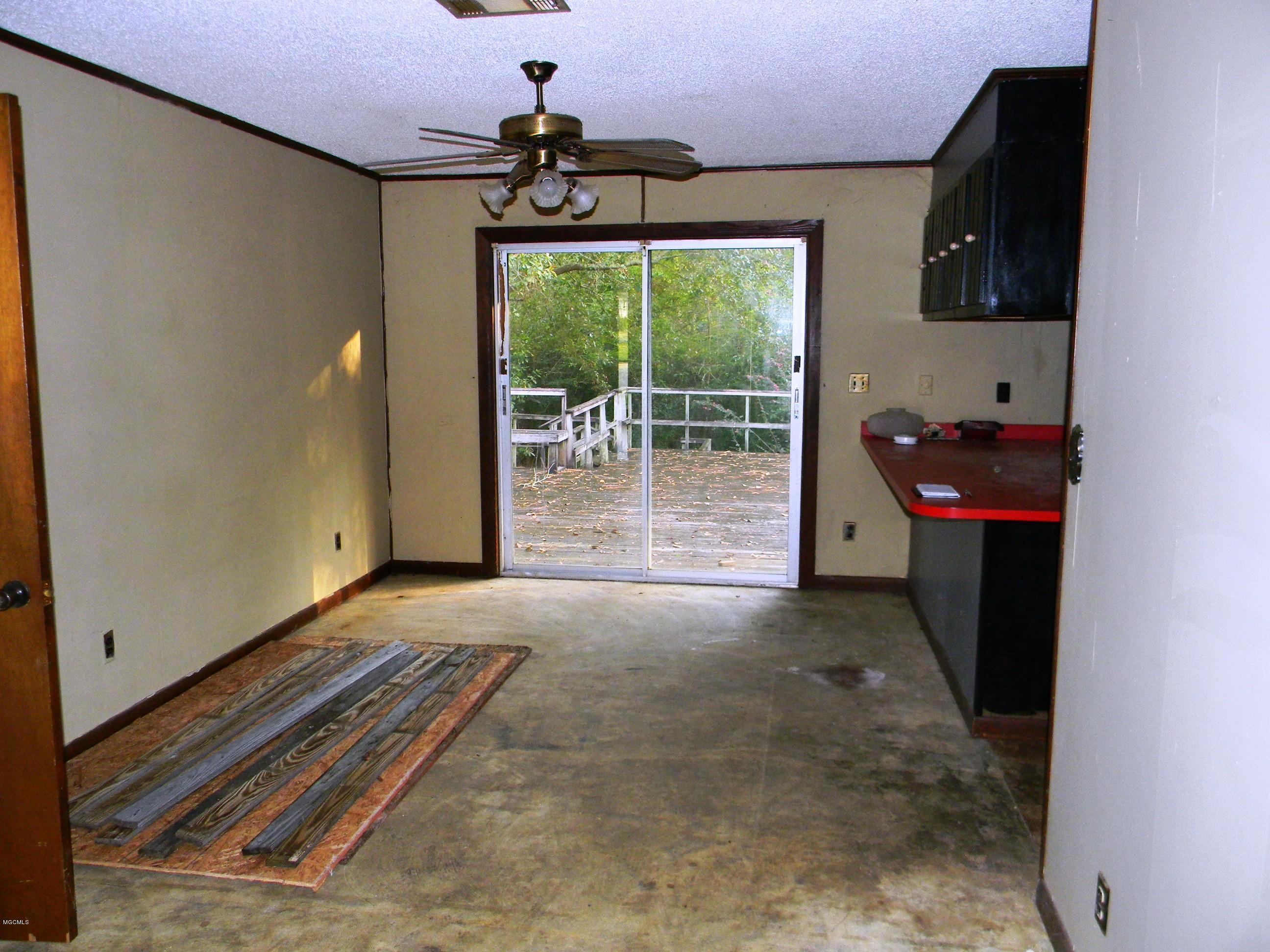 14355 Dedeaux Road Gulfport, MS 39503 - Photo 7 of 19 Dining Area