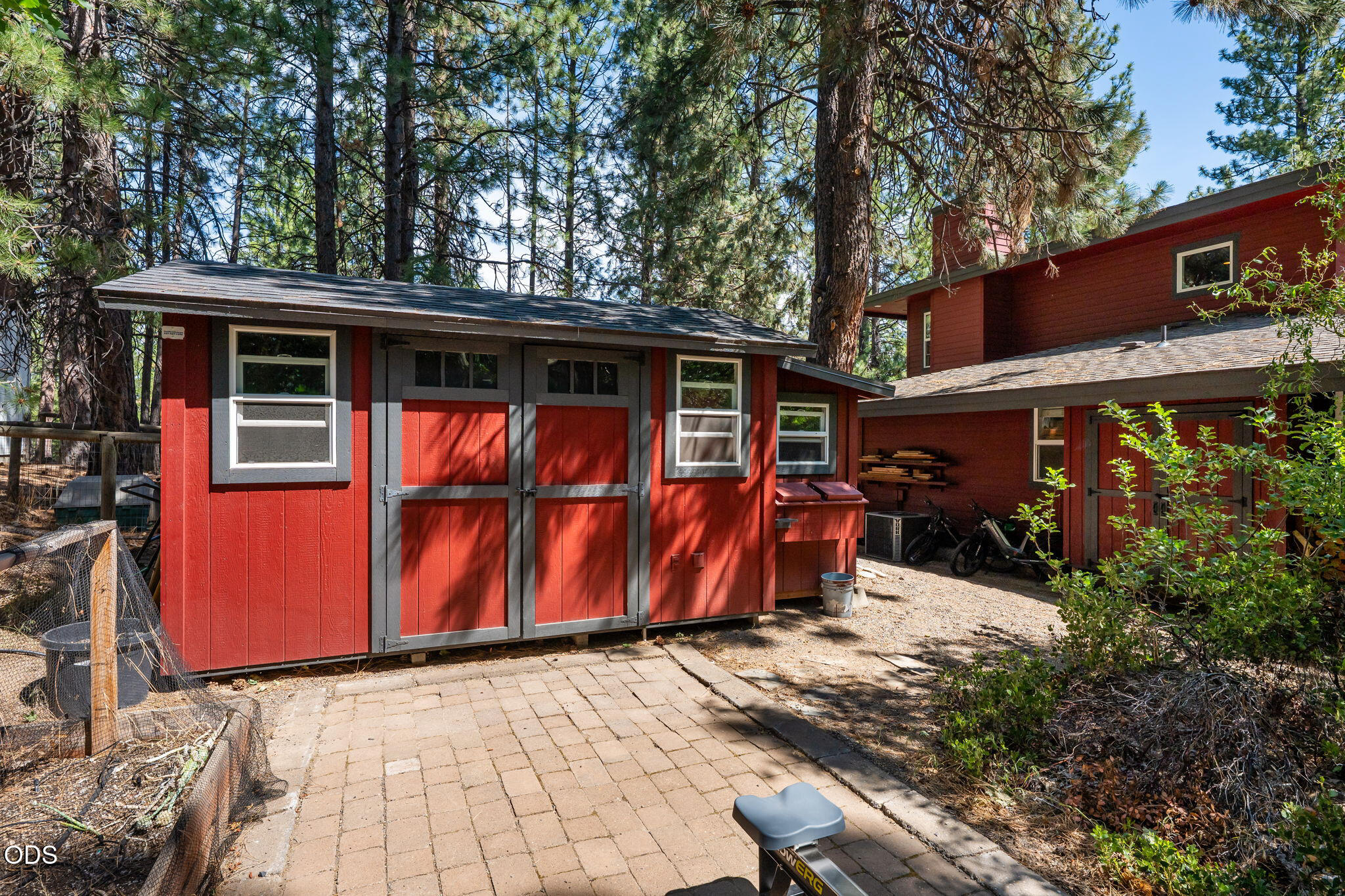 19528 East Campbell Road Bend, OR 97702 - Photo 38 of 46