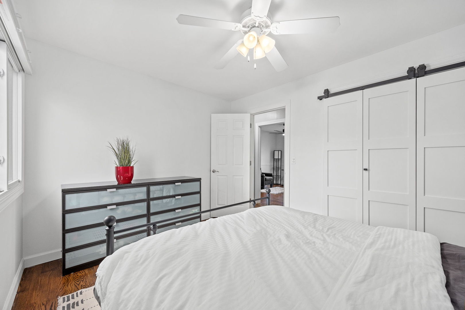 24W631 Springdale Drive Naperville, IL 60540 - Photo 16 of 36