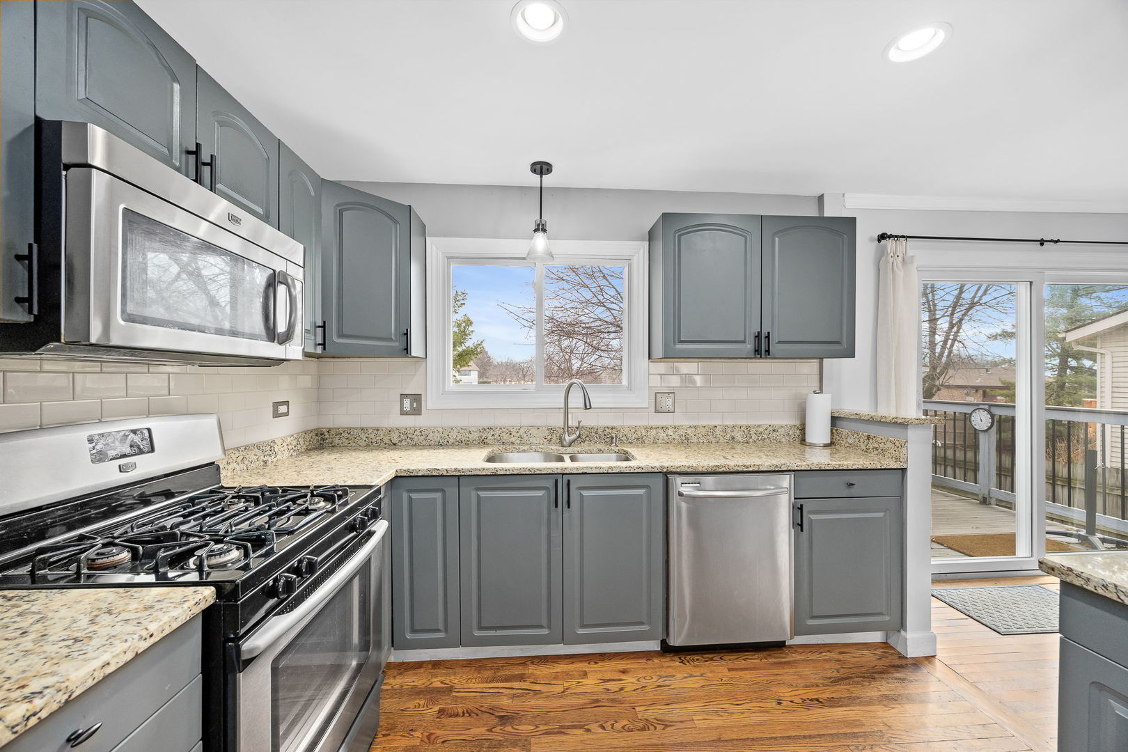 24W631 Springdale Drive Naperville, IL 60540 - Photo 7 of 36