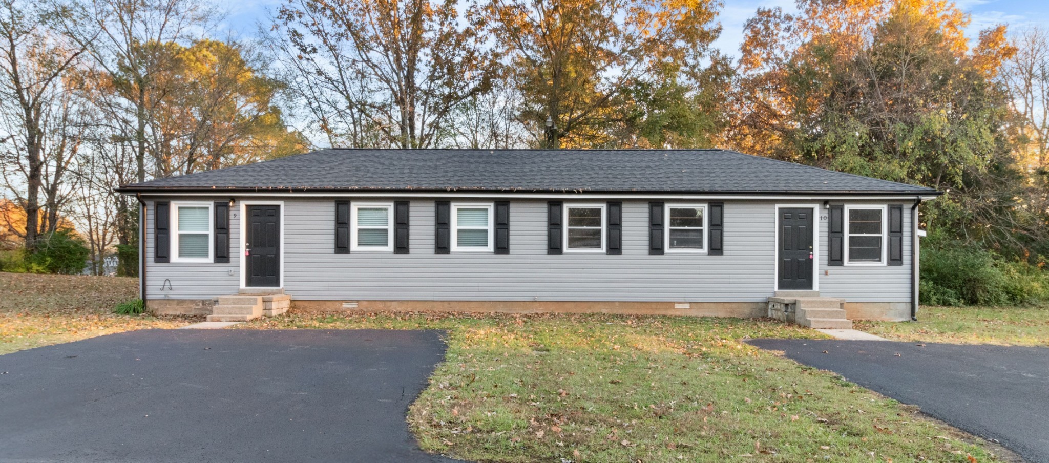 2251 7 Mile Ferry Road, Unit 9 Clarksville, TN 37040 - Photo 5 of 26 front view of a house with a yard
