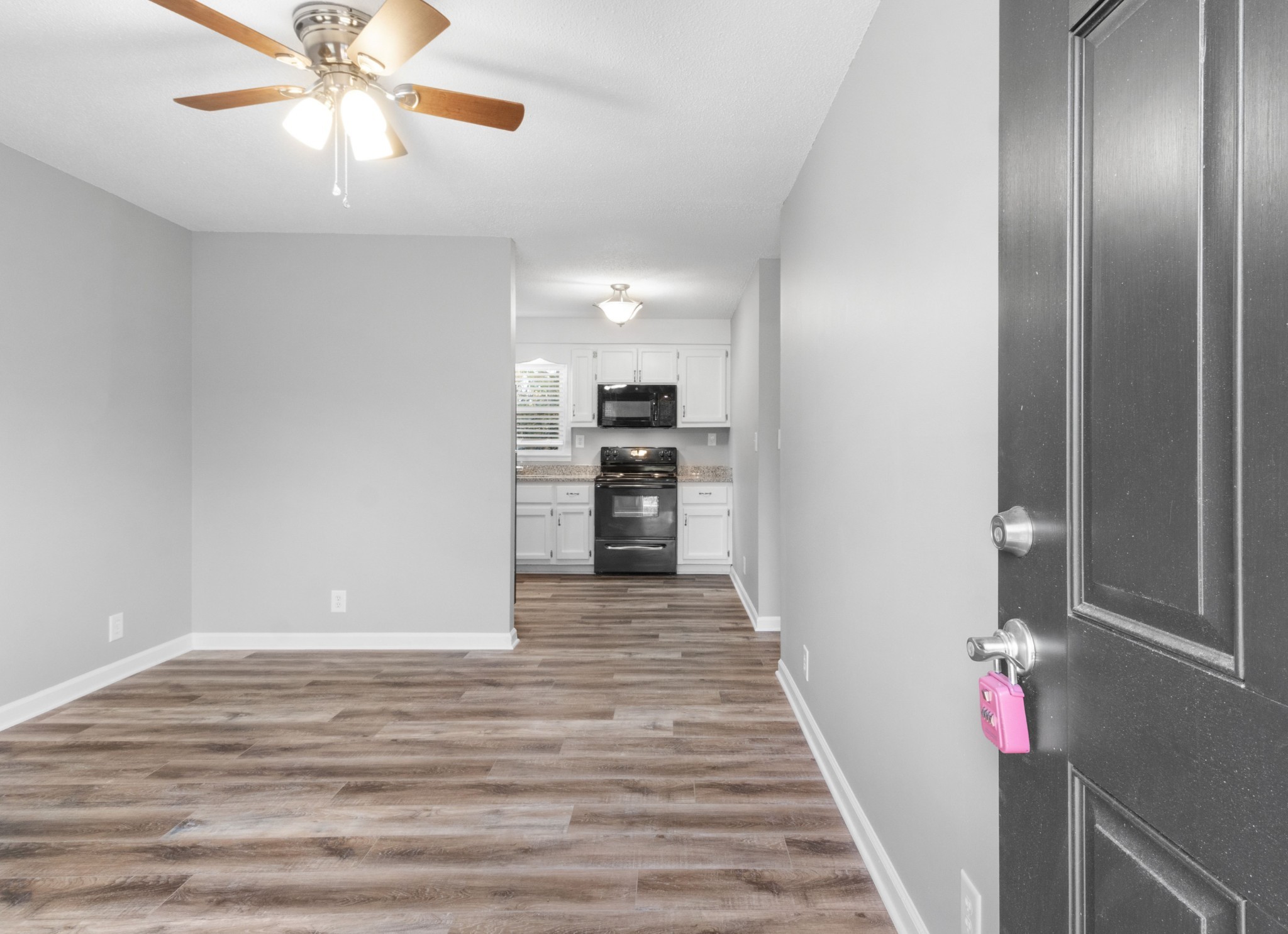 2251 7 Mile Ferry Road, Unit 9 Clarksville, TN 37040 - Photo 6 of 26 a view interior of the house and kitchen view
