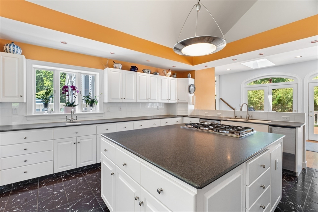 123 Farm Street Dover, MA 02030 - Photo 5 of 31
