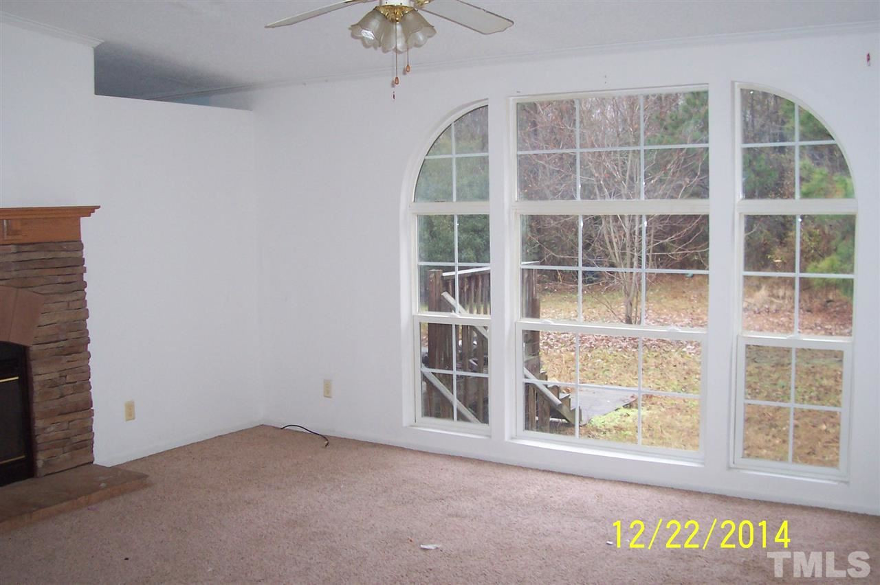 1112 Freedom Road Smithfield, NC 27577 - Photo 7 of 7 Living room