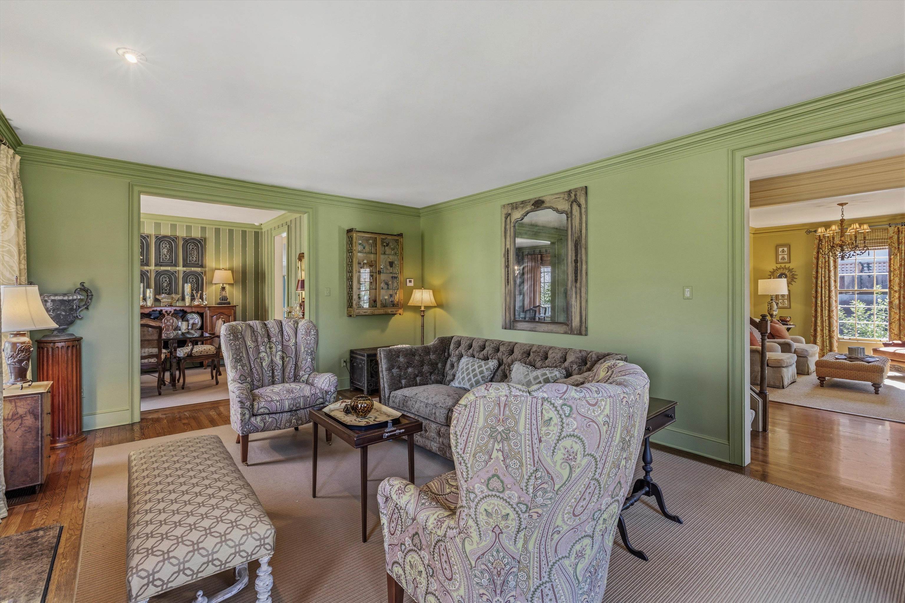 400 Colonial Road Memphis, TN 38117 - Photo 11 of 40 a living room with furniture and wooden floor