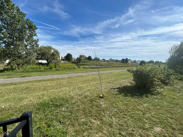 $289,900 | 429 East Clear Lake Lane, Westfield, IN 46074