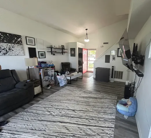 $289,900 | 429 East Clear Lake Lane, Westfield, IN 46074