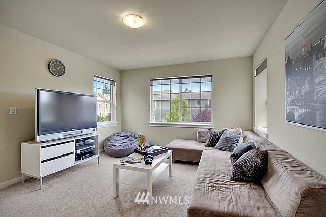 553 Lyons Place Northeast Renton, WA 98059 - Photo 14 of 21