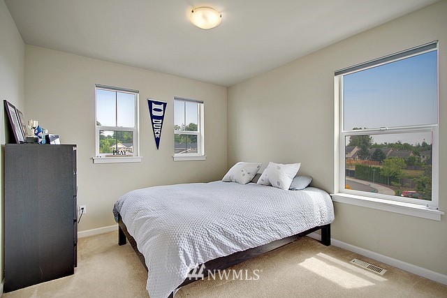 553 Lyons Place Northeast Renton, WA 98059 - Photo 16 of 21