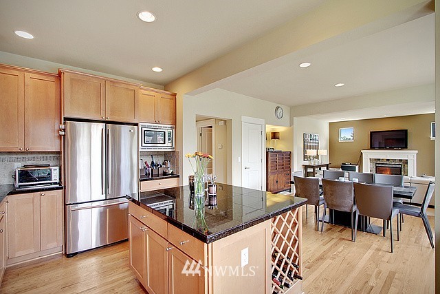 553 Lyons Place Northeast Renton, WA 98059 - Photo 7 of 21