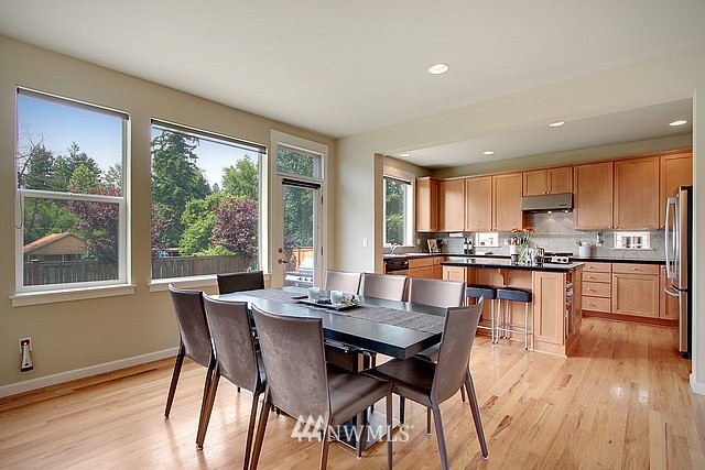 553 Lyons Place Northeast Renton, WA 98059 - Photo 8 of 21