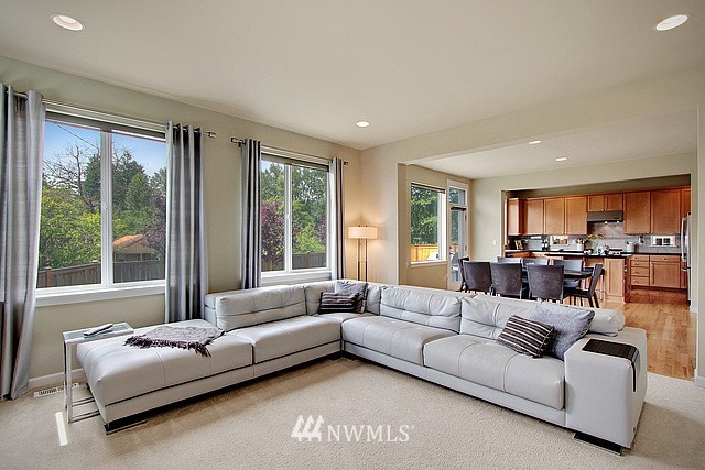 553 Lyons Place Northeast Renton, WA 98059 - Photo 10 of 21