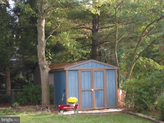 Very nice large shed