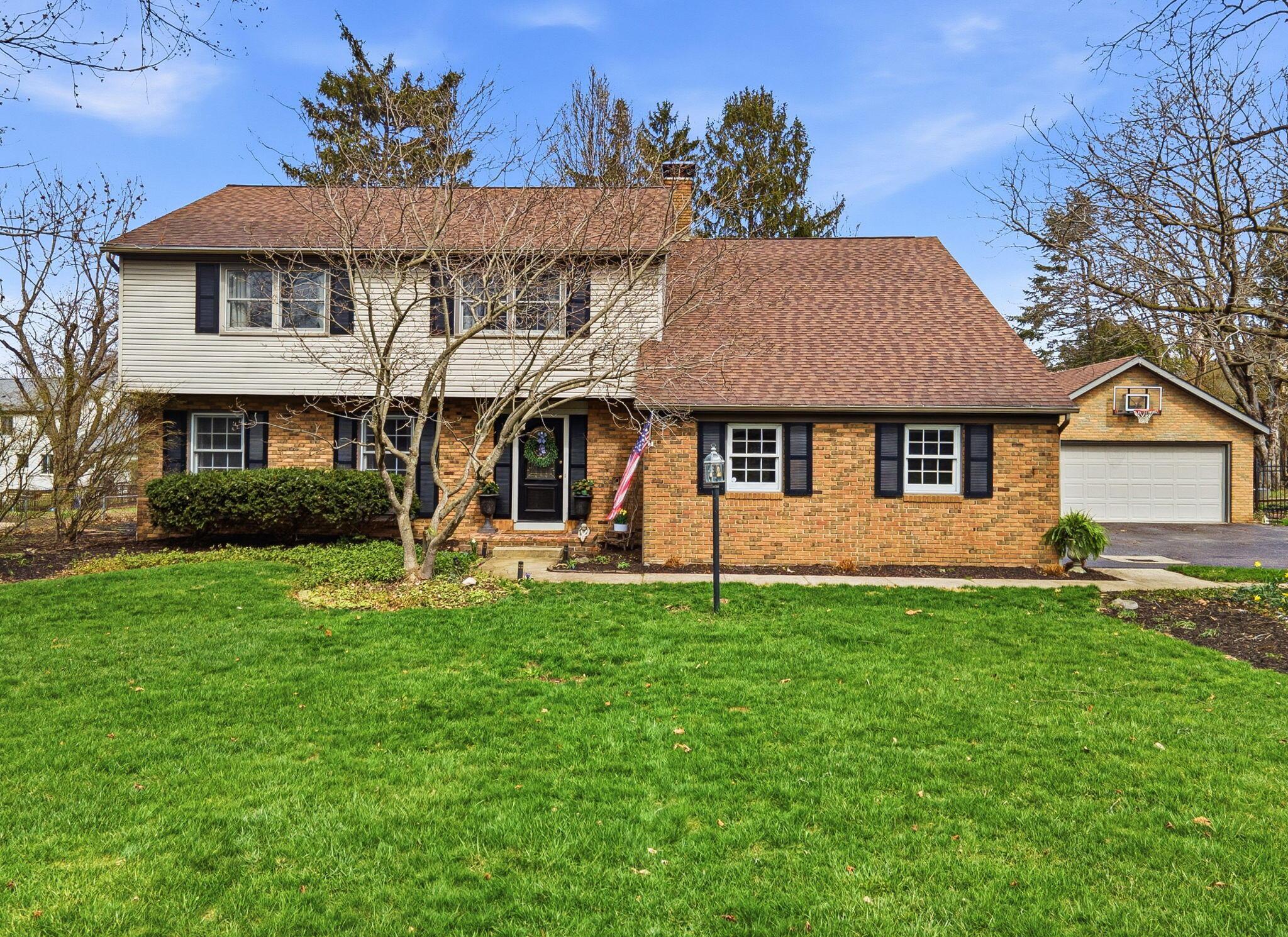 2682 Lane Road Columbus, OH 43220 - Photo 1 of 19 1-web-or-mls-Maria Milligan - 2682 Lane