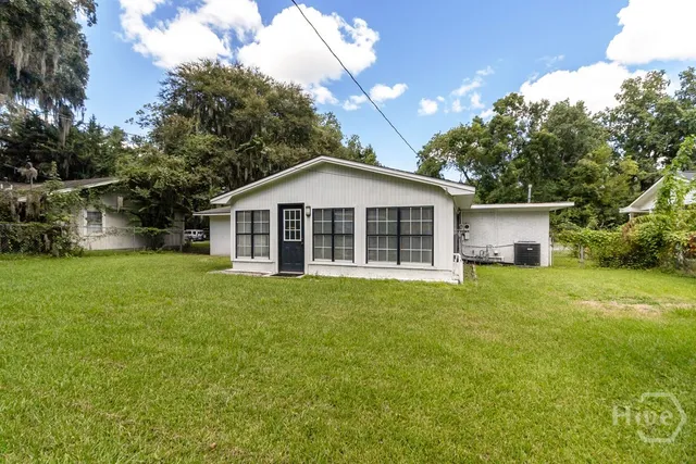 $2,750 | 625 Stuart Street, Savannah, GA 31405