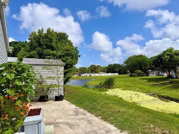$149,000 | 135 Parkside Court, Coconut Creek, FL 33073