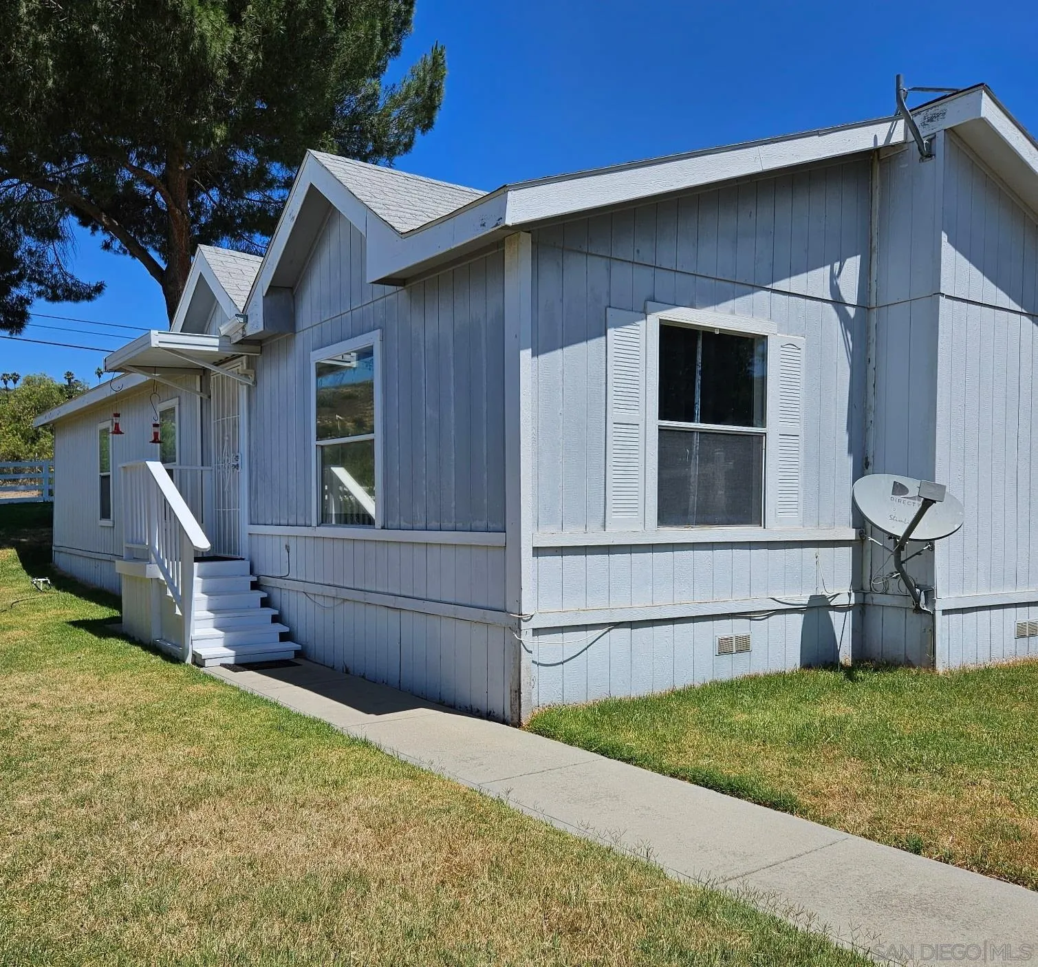 2030 Black Canyon Road, Unit 29 Ramona, CA 92065 - Photo 28 of 36 Brand new stairs at front door JUNE 2025