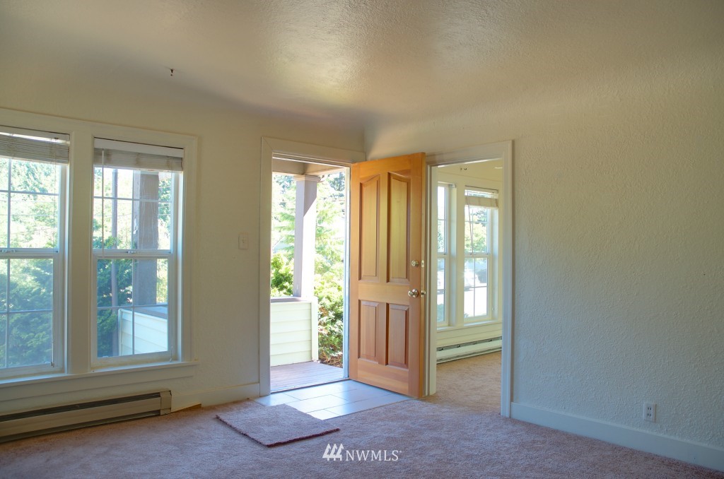 3931 Southwest 97th Street Seattle, WA 98136 - Photo 3 of 23 Gallery Image 3