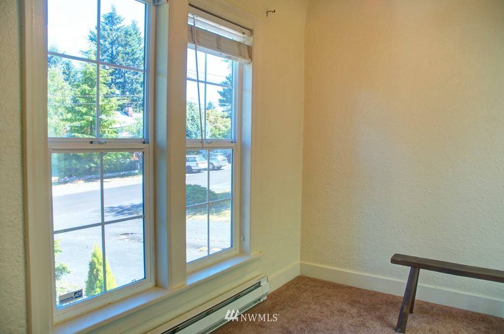 3931 Southwest 97th Street Seattle, WA 98136 - Photo 5 of 23 Gallery Image 5