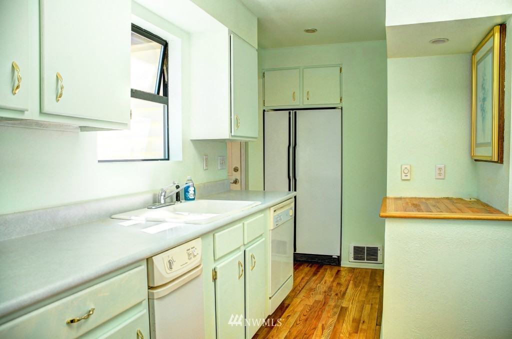 3931 Southwest 97th Street Seattle, WA 98136 - Photo 7 of 23 Gallery Image 7
