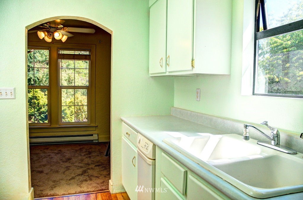 3931 Southwest 97th Street Seattle, WA 98136 - Photo 9 of 23 Gallery Image 9