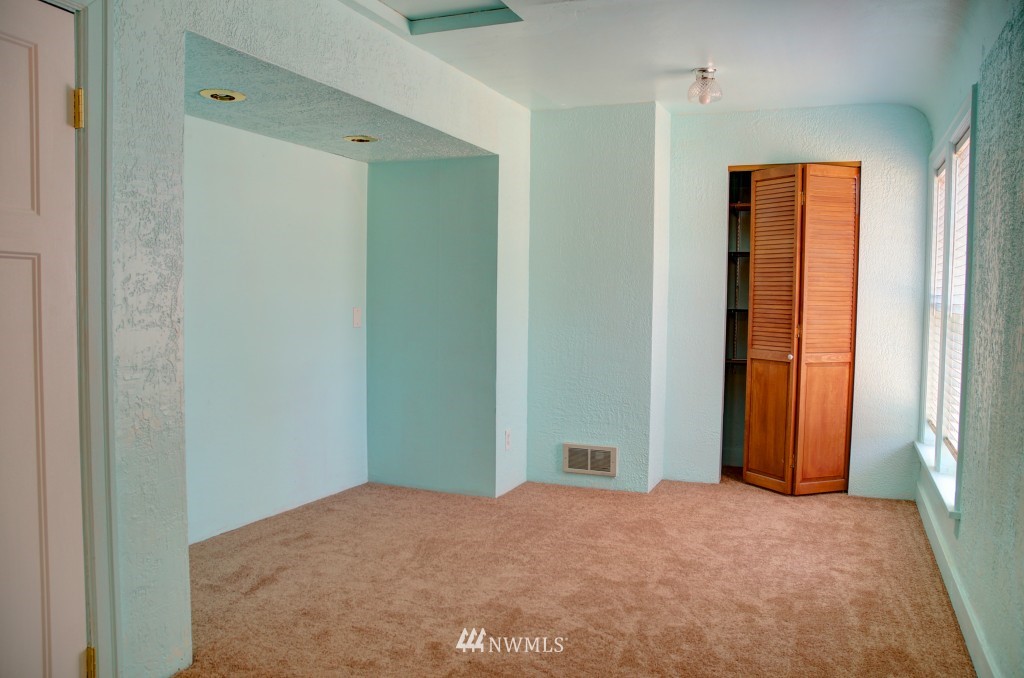 3931 Southwest 97th Street Seattle, WA 98136 - Photo 10 of 23 Gallery Image 10