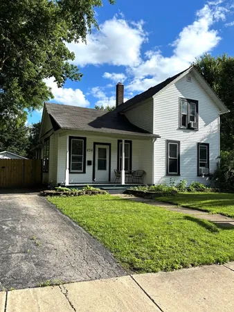 $325,000 | 434 Cleveland Avenue, Batavia, IL 60510