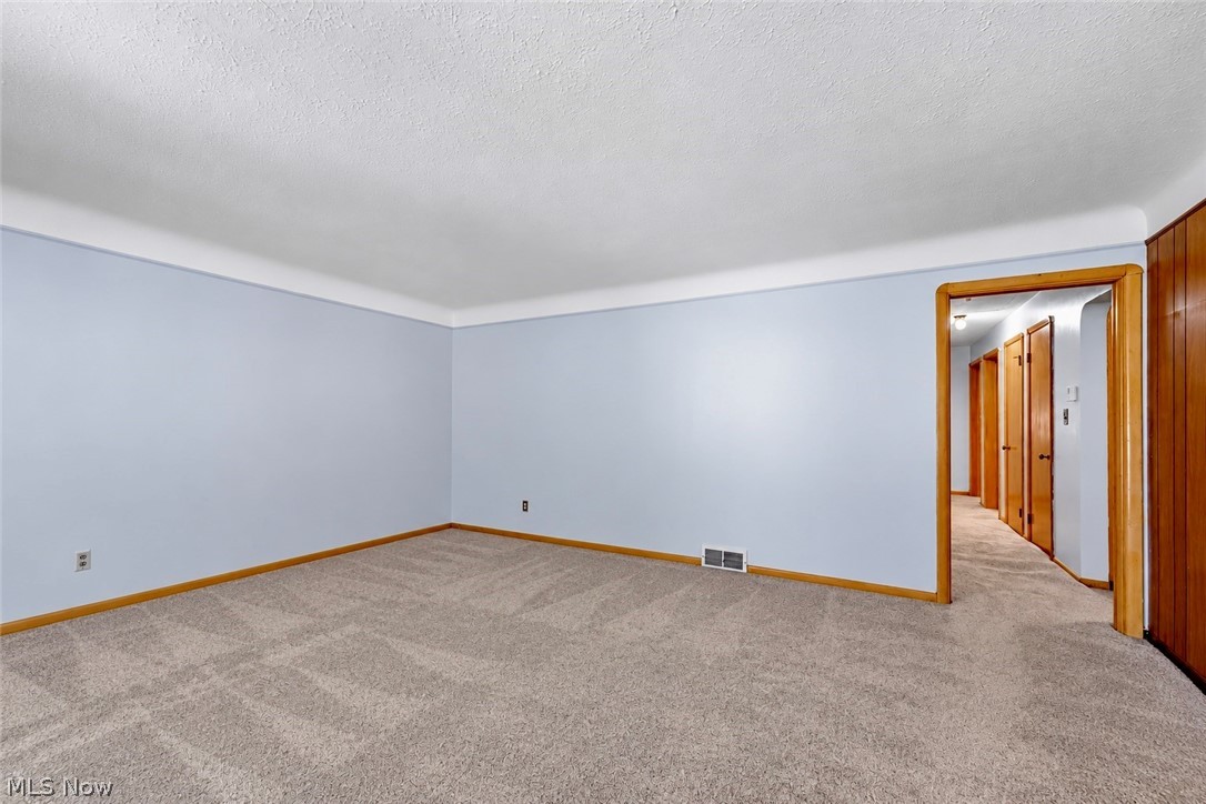 6009 Biddulph Road Brooklyn, OH 44144 - Photo 5 of 25 Gallery Image 5