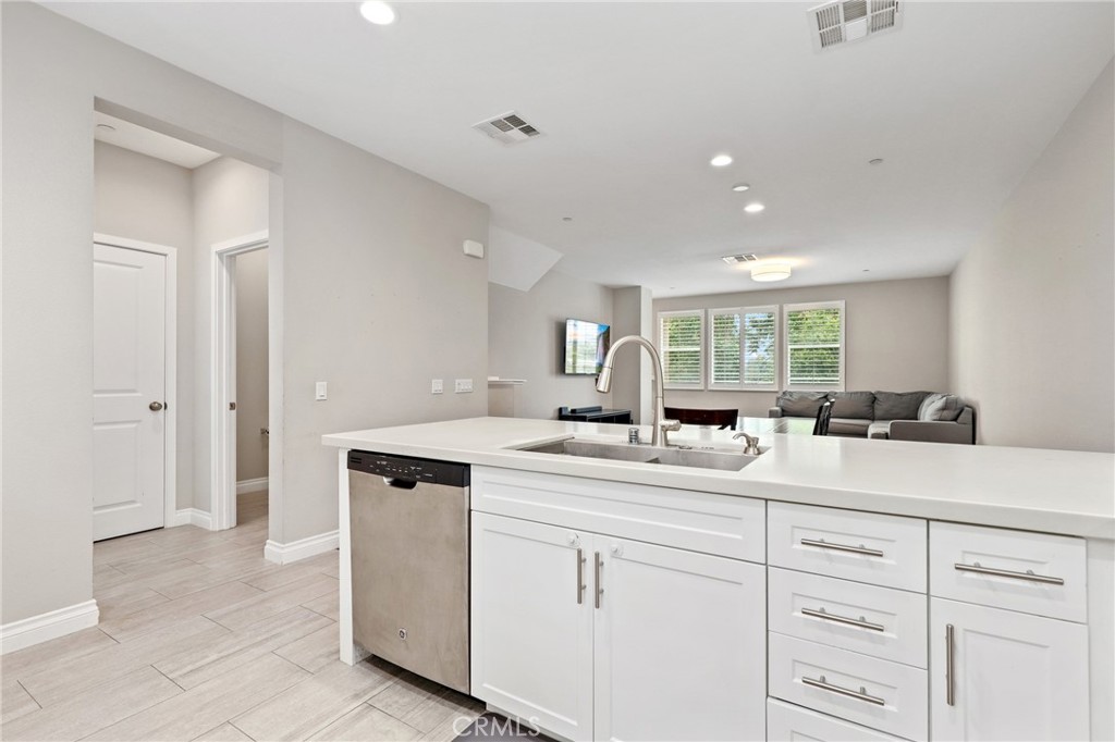 649 West Foothill Boulevard, Unit 2 Glendora, CA 91741 - Photo 5 of 44