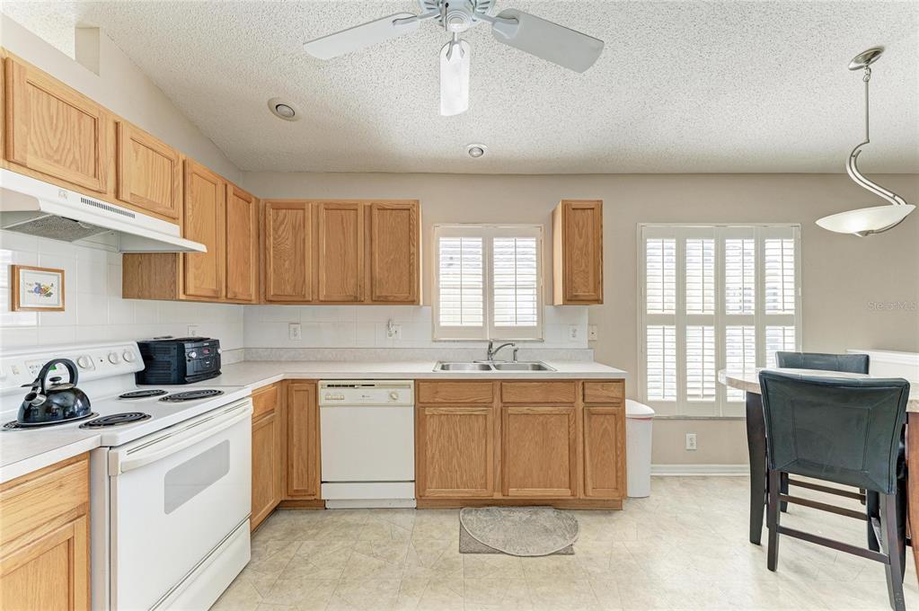 4642 Runabout Way Bradenton, FL 34203 - Photo 15 of 66
