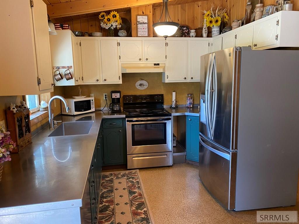 223 Summit Circle Challis, ID 83226 - Photo 14 of 54
