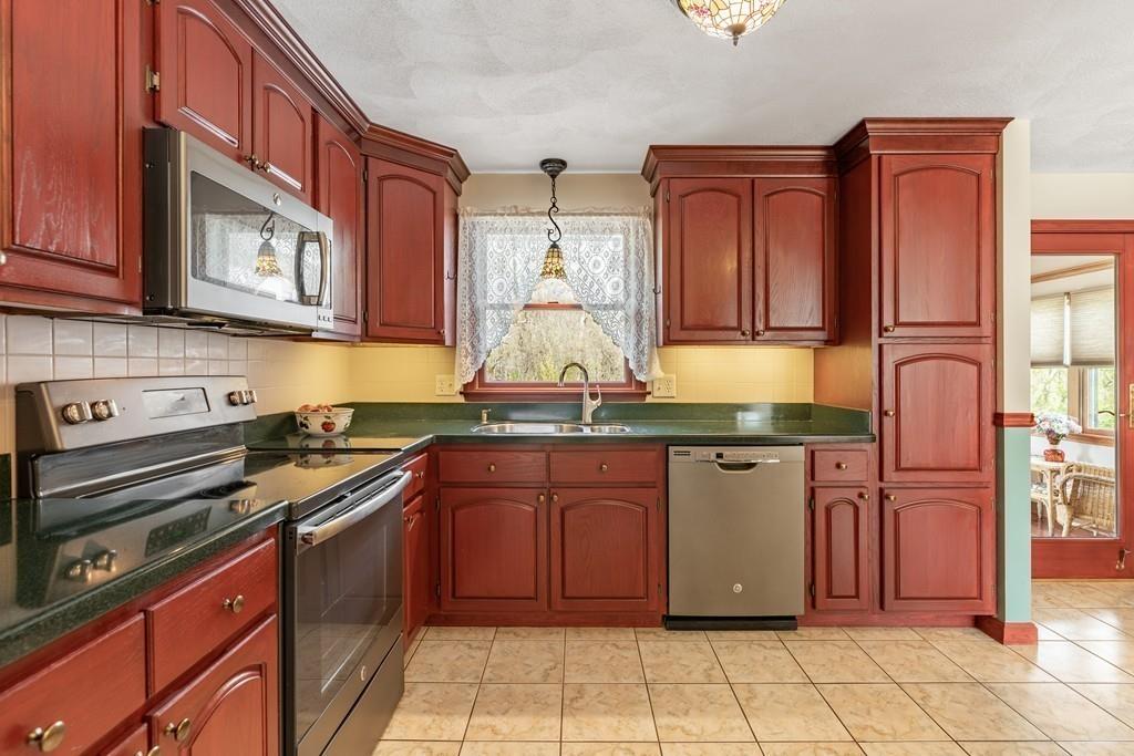 16 Ruthven Avenue Burlington, MA 01803 - Photo 13 of 35 Gallery Image 13
