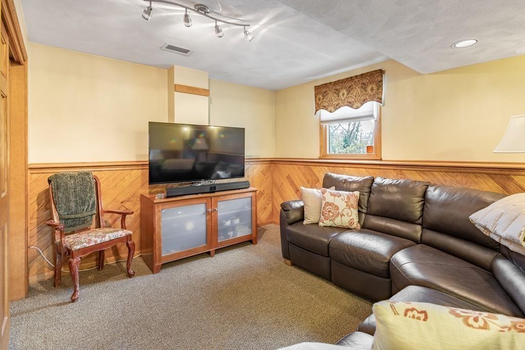 16 Ruthven Avenue Burlington, MA 01803 - Photo 28 of 35 Gallery Image 28