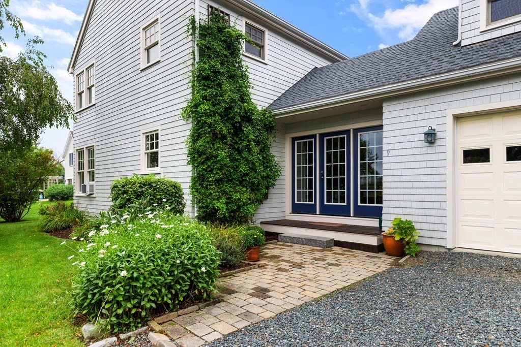 9 Brooks Road Rockport, MA 01966 - Photo 5 of 37 Gallery Image 5