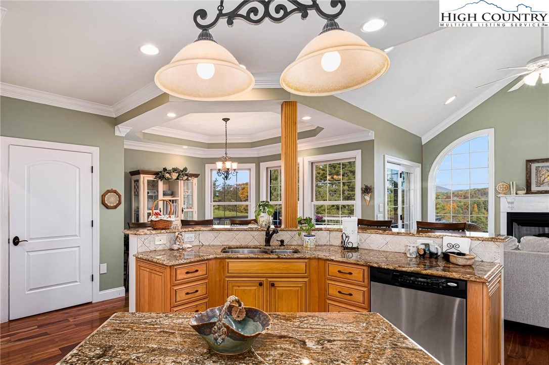 811 Chestnut Knob Road Boone, NC 28607 - Photo 21 of 50 Gallery Image 21