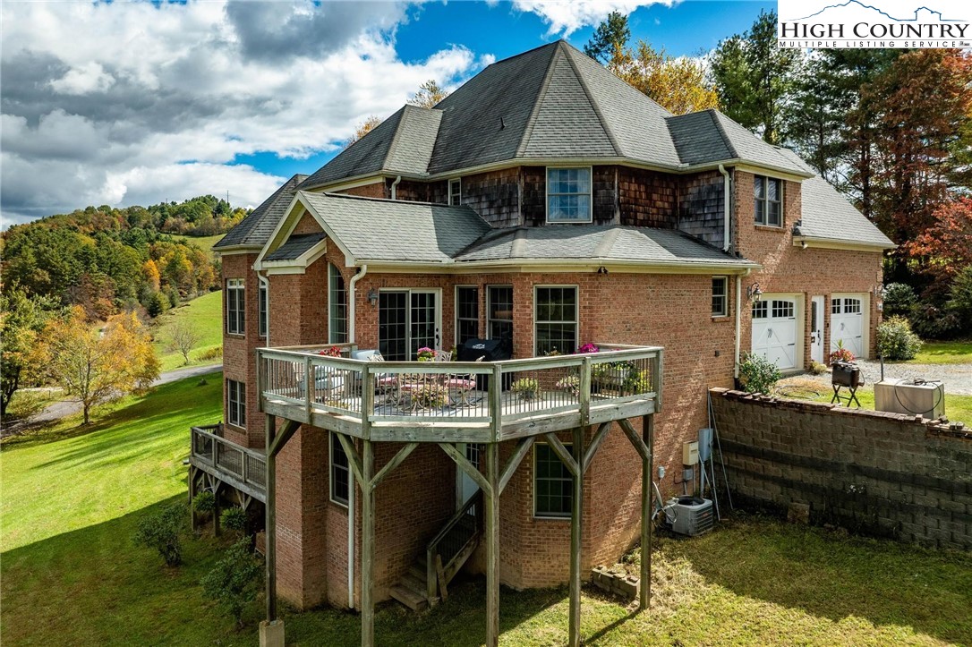 811 Chestnut Knob Road Boone, NC 28607 - Photo 3 of 50 Gallery Image 3