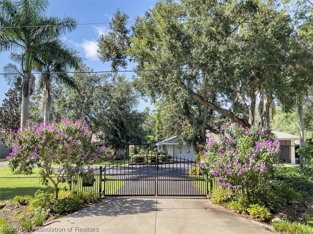 1635 Sentinel Road Sebring, FL 33875 - Photo 2 of 49 Gallery Image 2